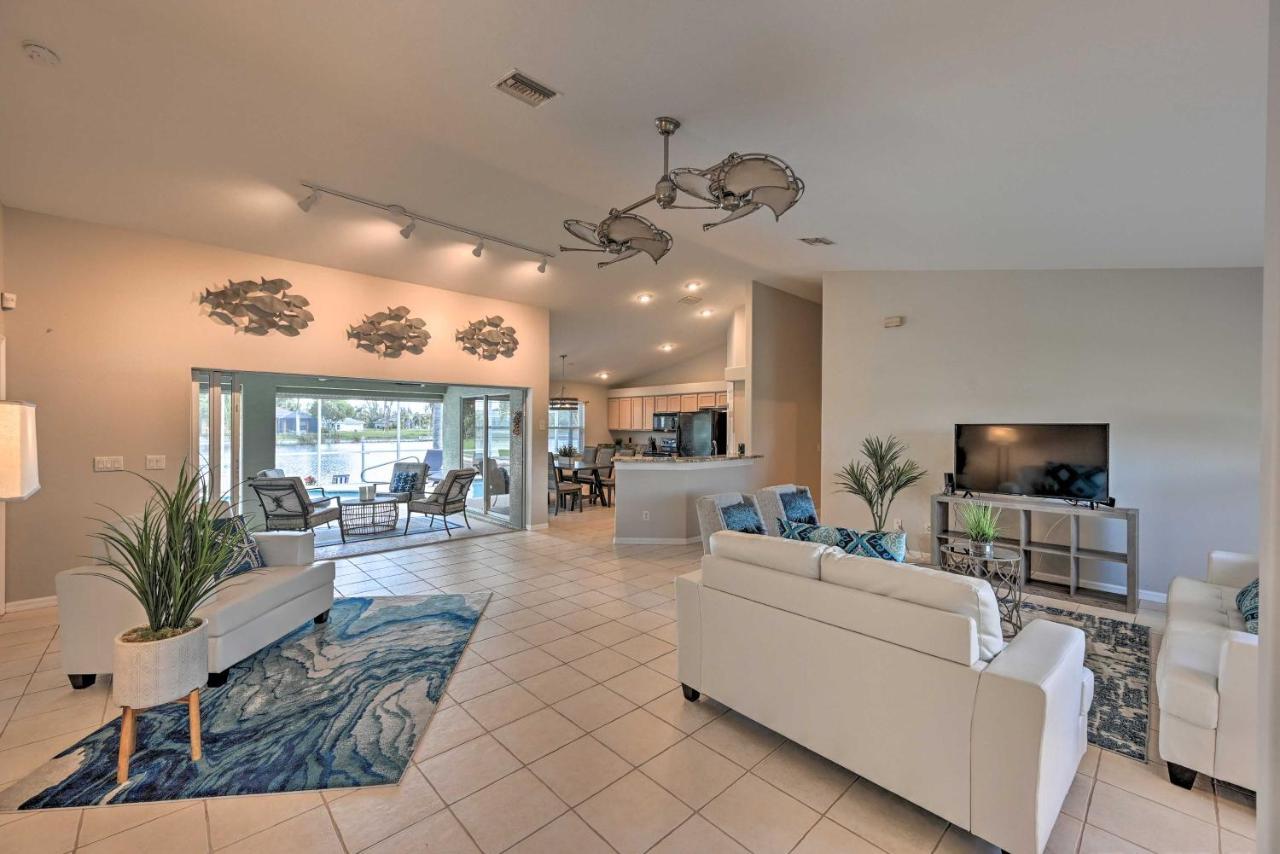 Pet-Friendly Escape With Dock And Kayaks In Cape Coral Villa Buitenkant foto
