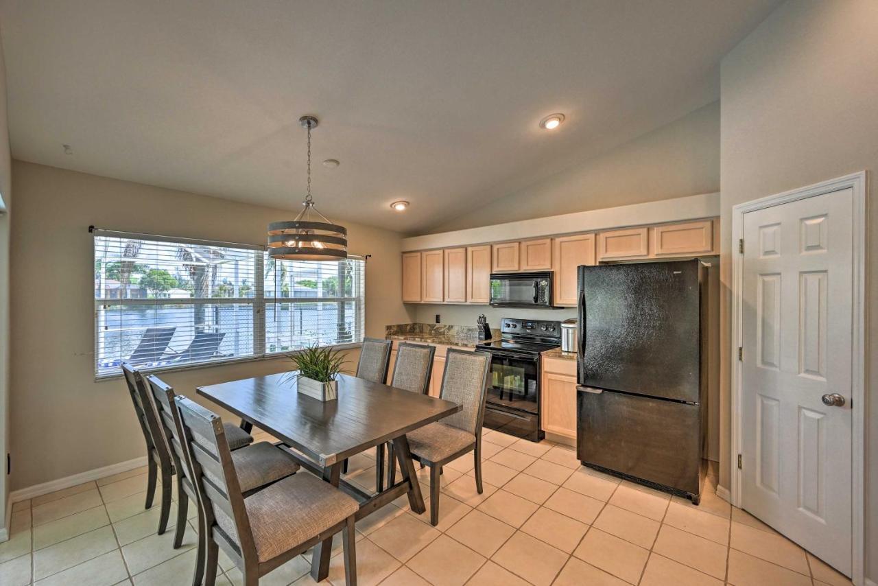 Pet-Friendly Escape With Dock And Kayaks In Cape Coral Villa Buitenkant foto
