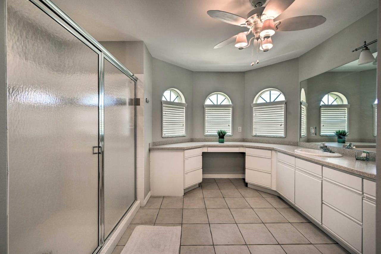 Pet-Friendly Escape With Dock And Kayaks In Cape Coral Villa Buitenkant foto